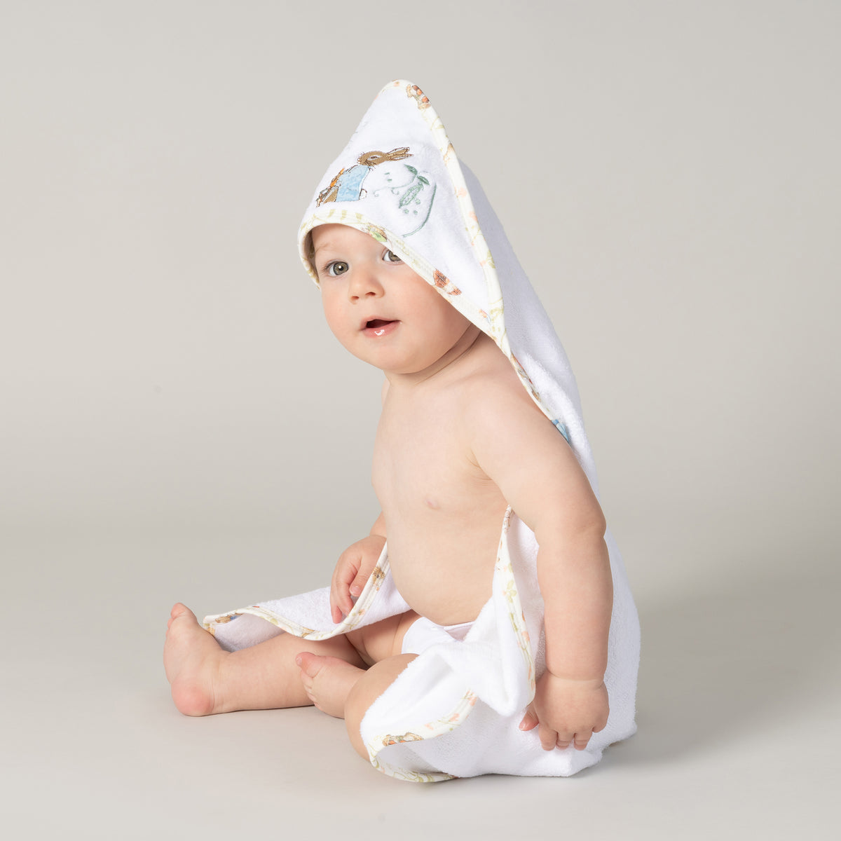 Peter Rabbit & Benjamin Bunny Hooded Towel - Bubba Blue Australia