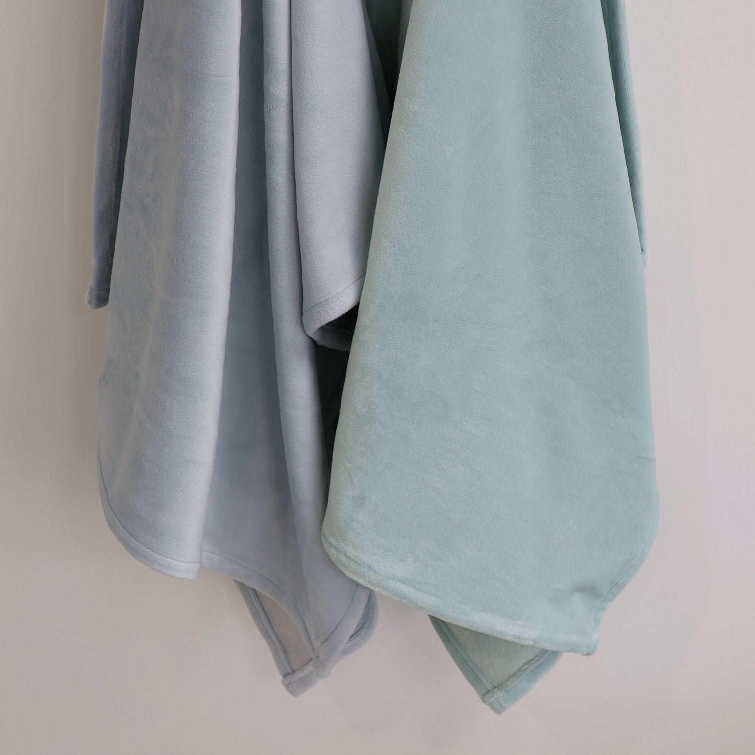 Nordic 2PK Stretchy Velour Cuddle Blankets - Sky/Mint - Bubba Blue Australia