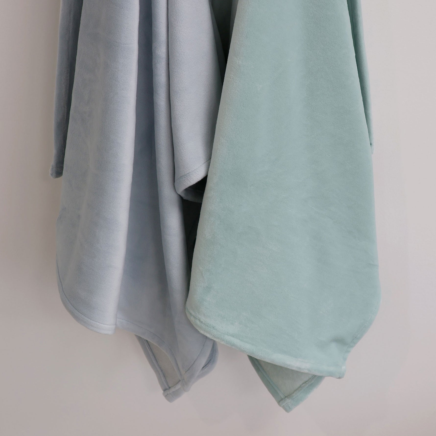 Nordic 2PK Stretchy Velour Cuddle Blankets - Sky/Mint - Bubba Blue Australia